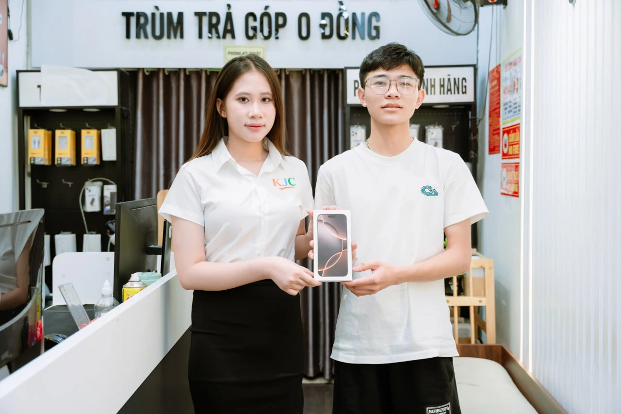 Trao tặng iphone 16 pro max megalive RR88 7